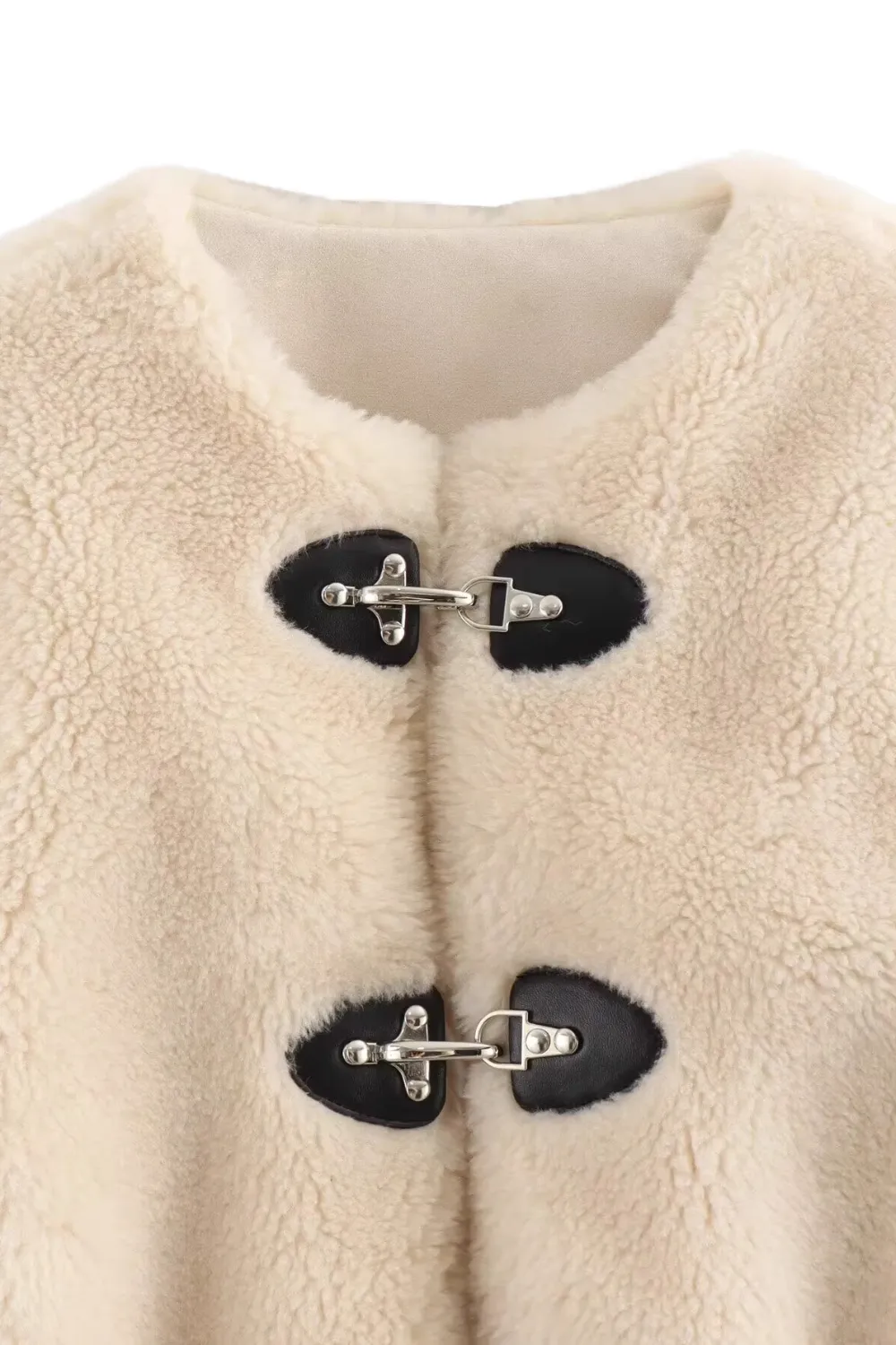 'Barbara' Round-Neck Buckle Sherpa Jacket (2 Colors)